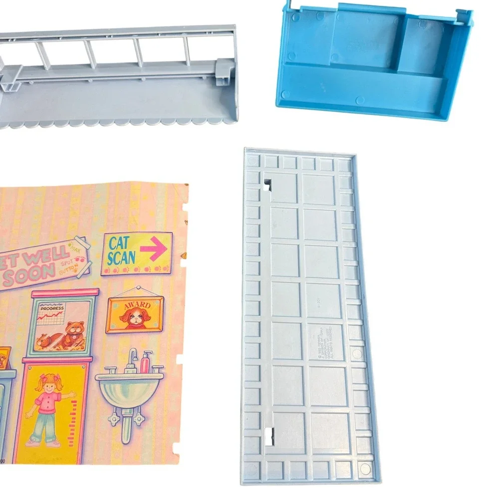 Vintage 1993 Kenner Littlest Pet Shop Care Center‎ Replacement Parts Lot LPS Toy